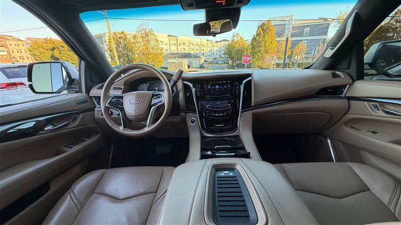 Used 2020 Cadillac Escalade Platinum AWD/4WD image 24
