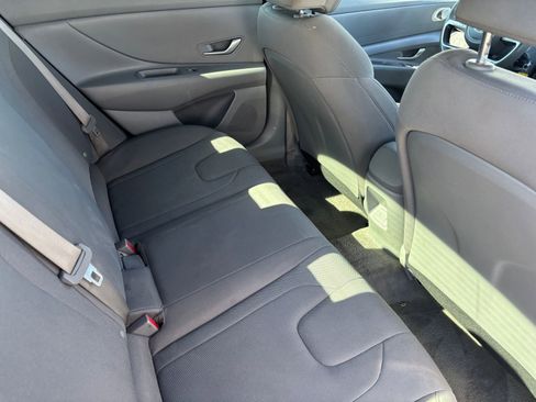 Used 2024 Hyundai Elantra SE image 16