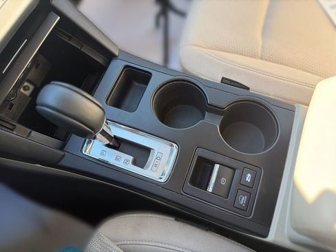 Used 2017 Subaru Outback 2.5i Premium image 27