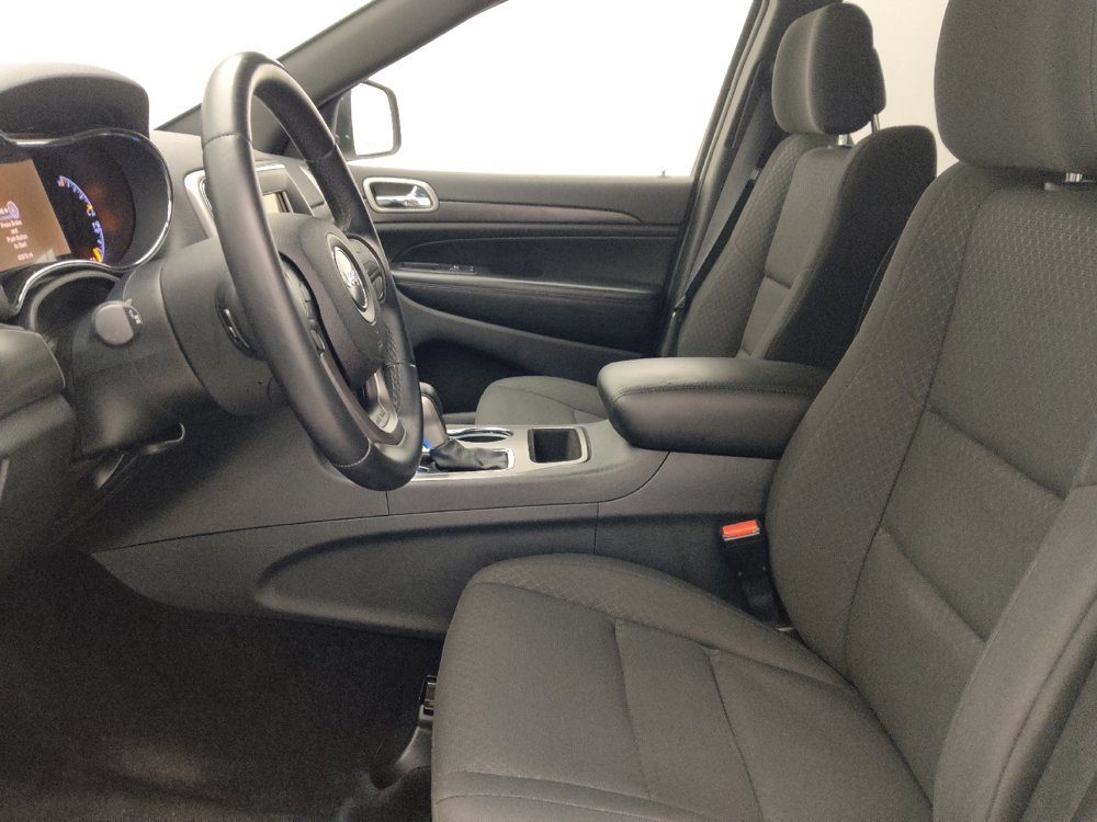 Used 2018 Jeep Grand Cherokee Laredo RWD image 17
