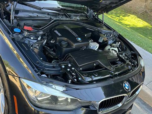 Used 2017 BMW 320i Sedan RWD image 58