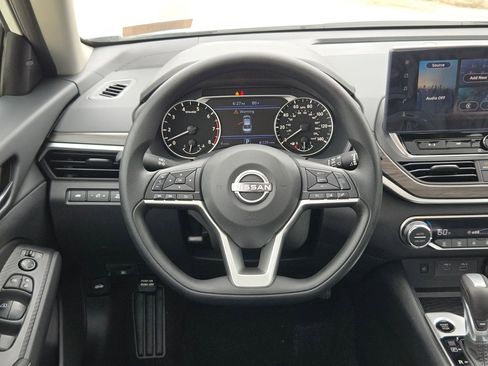 New 2026 Nissan Altima 2.5 SV FWD image 17