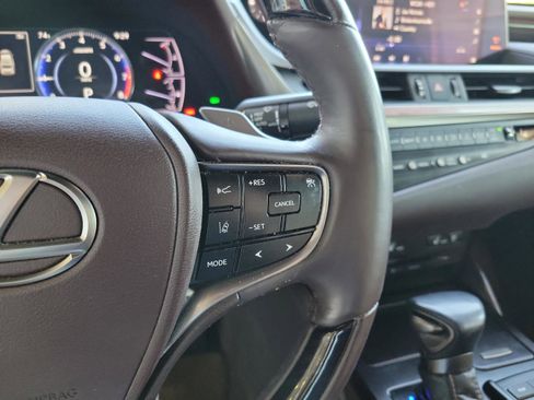 Used 2020 Lexus ES 350 w/ Premium Package FWD image 17