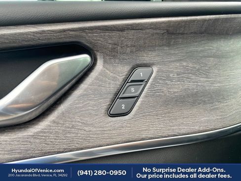 Used 2022 Jeep Grand Cherokee Overland AWD/4WD image 9