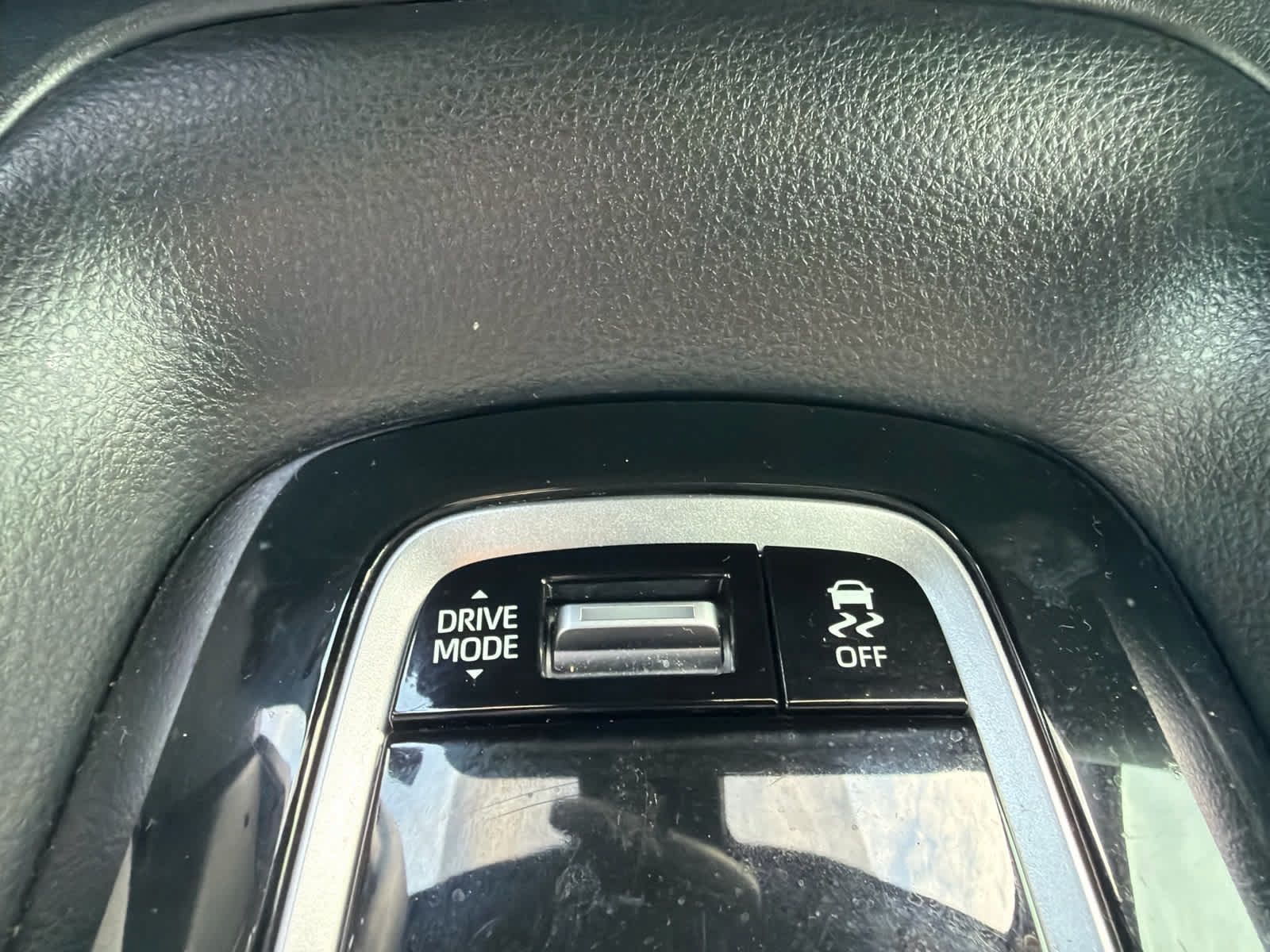 Used 2025 Toyota Corolla SE FWD image 30