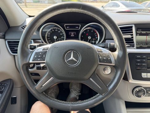 Used 2015 Mercedes-Benz ML 350 4MATIC image 32