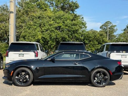 Used 2024 Chevrolet Camaro LT RWD image 7