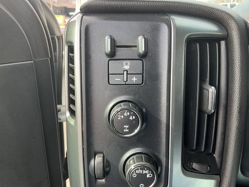 Used 2015 Chevrolet Silverado 2500 LT image 25