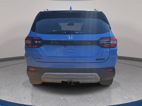 Used 2025 Honda Pilot TrailSport image 6