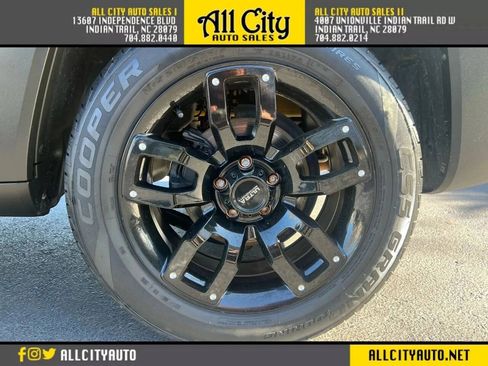 Used 2015 Jeep Renegade Latitude w/ Popular Equipment Group AWD/4WD image 11