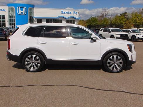 Used 2021 Kia Telluride S AWD/4WD image 3