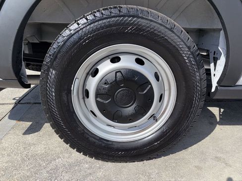 Used 2025 Ford Transit 350 XL image 12