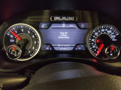 Used 2019 RAM 1500 Laramie RWD image 23