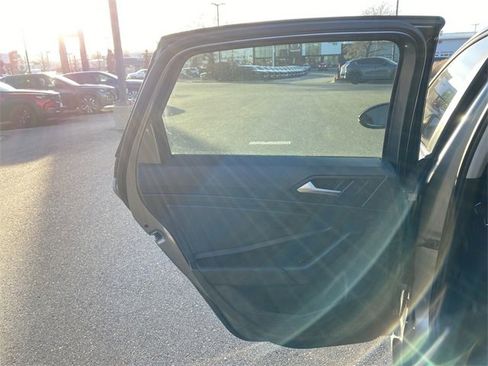 Used 2019 Volkswagen Jetta SEL Premium image 26