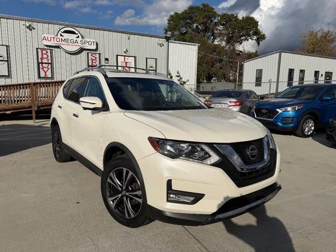 Used 2019 Nissan Rogue SV w/ Sun & Sound Touring Package image 1