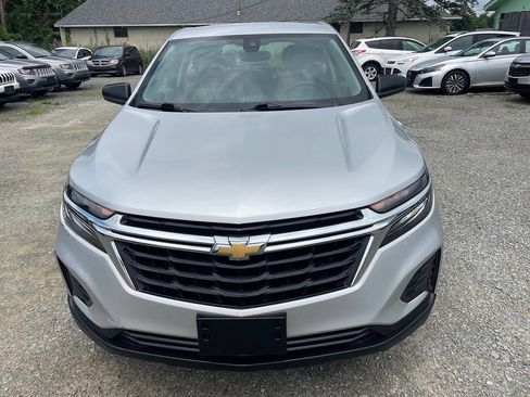 Used 2022 Chevrolet Equinox LS AWD/4WD image 2