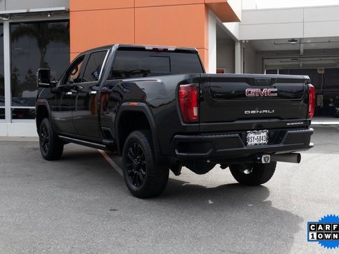 Used 2022 GMC Sierra 2500 Denali w/ Denali Black Diamond Edition image 6
