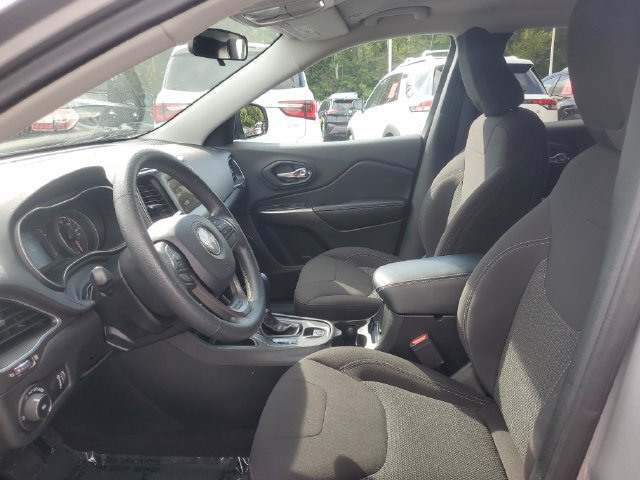Used 2019 Jeep Cherokee Latitude w/ Popular Appearance Group FWD image 14