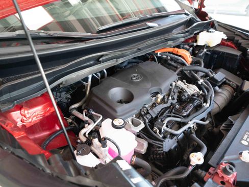 Used 2021 Toyota Sienna LE AWD/4WD image 32