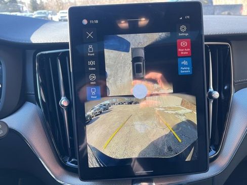 New 2026 Volvo XC60 B5 Ultra w/ Climate Package image 32