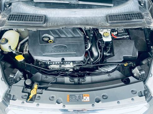 Used 2017 Ford Escape Titanium AWD/4WD image 3