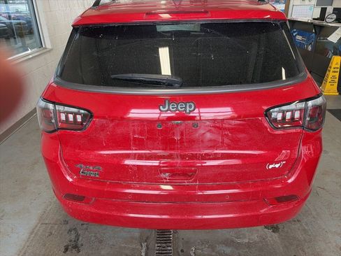 Used 2022 Jeep Compass Limited image 17