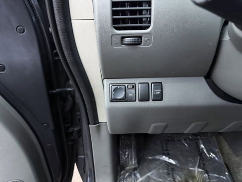 Used 2010 Nissan Frontier SE image 14