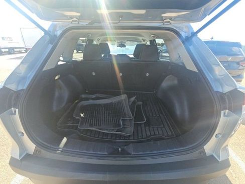 Used 2023 Toyota Corolla Cross LE image 27