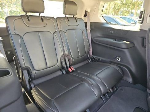 Used 2023 Jeep Grand Cherokee L Limited w/ Black Appearance Package image 11