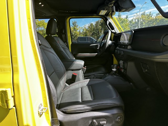 Used 2024 Jeep Wrangler Unlimited Rubicon AWD/4WD image 33