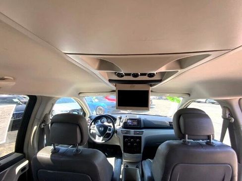 Used 2013 Volkswagen Routan SE image 28