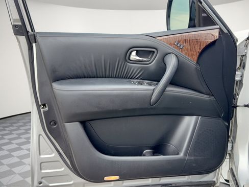 Used 2019 Nissan Armada Platinum w/ Captain's Chairs Package RWD image 13