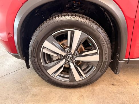 Used 2022 Nissan Rogue Platinum w/ Head-Up Display Package image 16