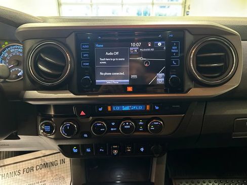 Used 2019 Toyota Tacoma TRD Off-Road AWD/4WD image 12