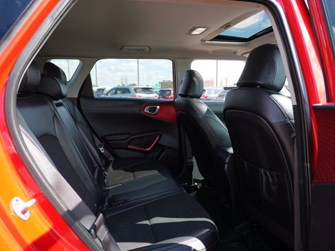 Used 2020 Kia Soul GT-Line Turbo FWD image 28