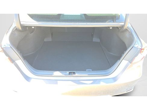 Used 2022 Toyota Camry XSE FWD image 12