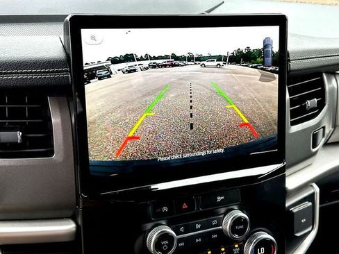 Used 2024 Ford Expedition XLT RWD image 15