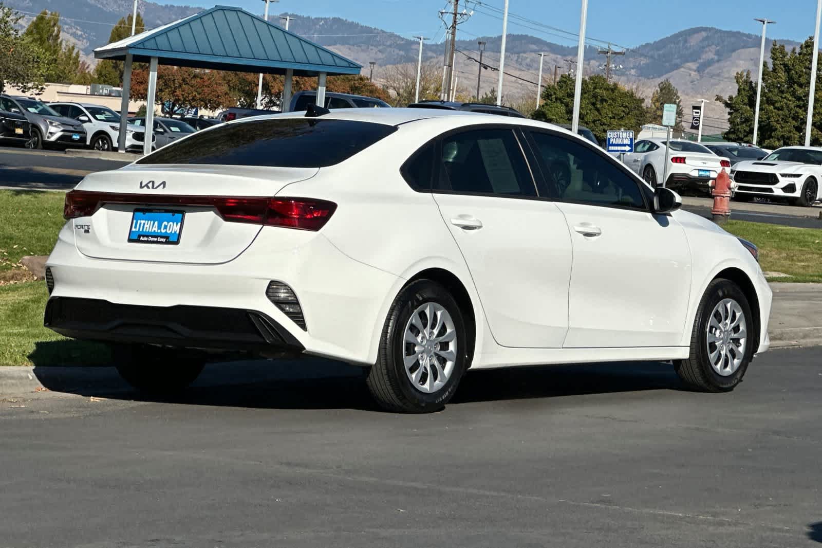 Used 2024 Kia Forte LX FWD image 2