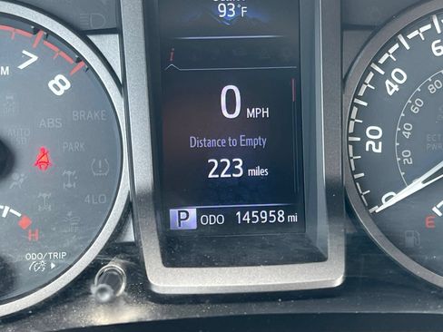 Used 2019 Toyota Tacoma TRD Off-Road AWD/4WD image 19