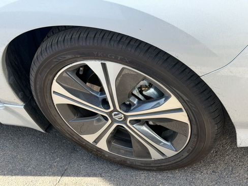 Certified 2022 Nissan Leaf SV Plus FWD image 5