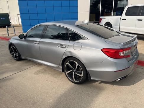 Used 2018 Honda Accord Sport image 6