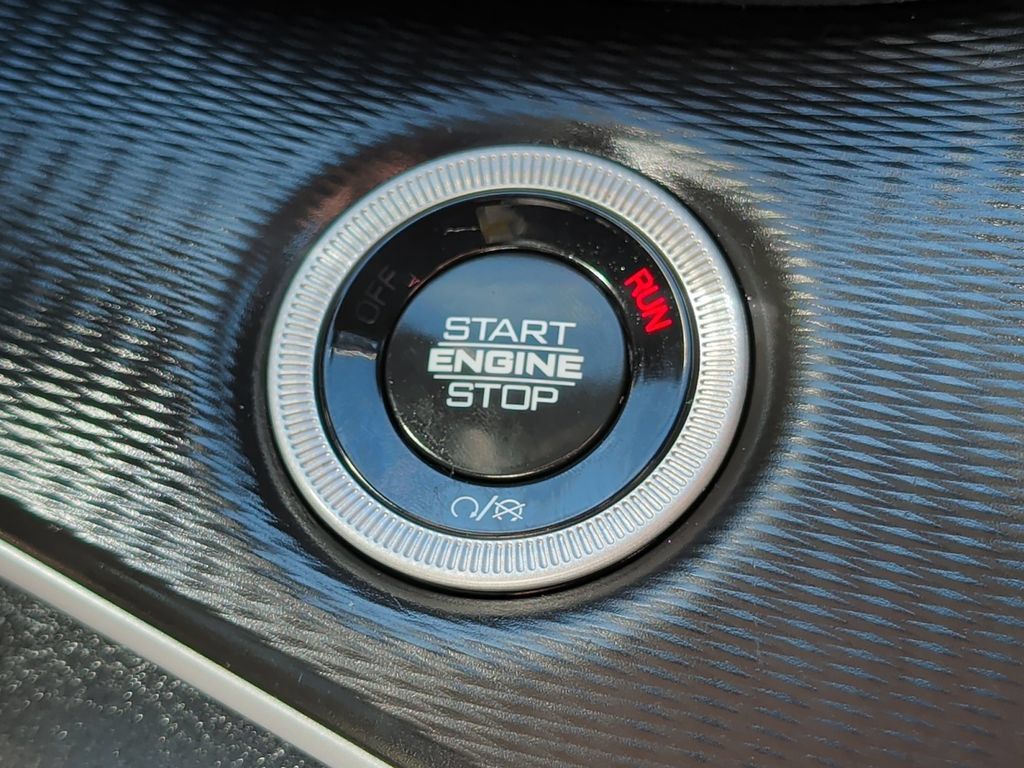 Used 2025 Jeep Grand Cherokee Altitude AWD/4WD image 26