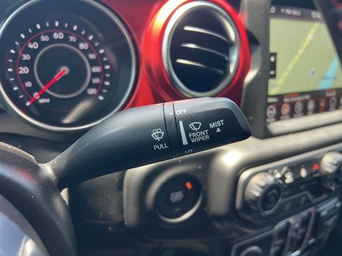 Used 2021 Jeep Gladiator Rubicon AWD/4WD image 23