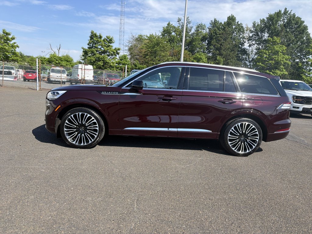 Certified 2023 Lincoln Aviator Black Label w/ Dynamic Handling Package AWD/4WD image 2