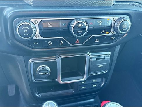Used 2022 Jeep Wrangler Sport image 16
