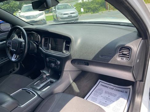 Used 2016 Dodge Charger SXT RWD image 30