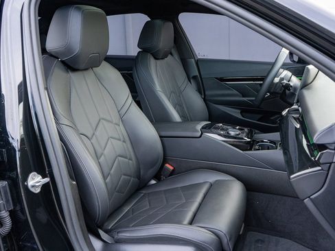 Used 2024 BMW 530i xDrive w/ M Sport Package image 23