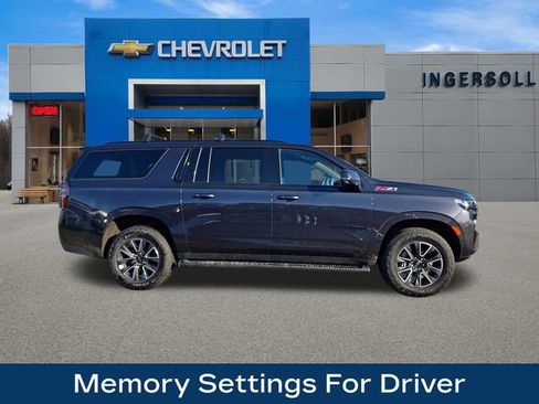 Used 2024 Chevrolet Suburban Z71 w/ Luxury Package AWD/4WD image 29