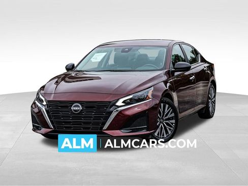 Used 2025 Nissan Altima 2.5 SV FWD image 1