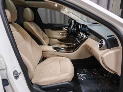 Used 2019 Mercedes-Benz C 300 Sedan image 22